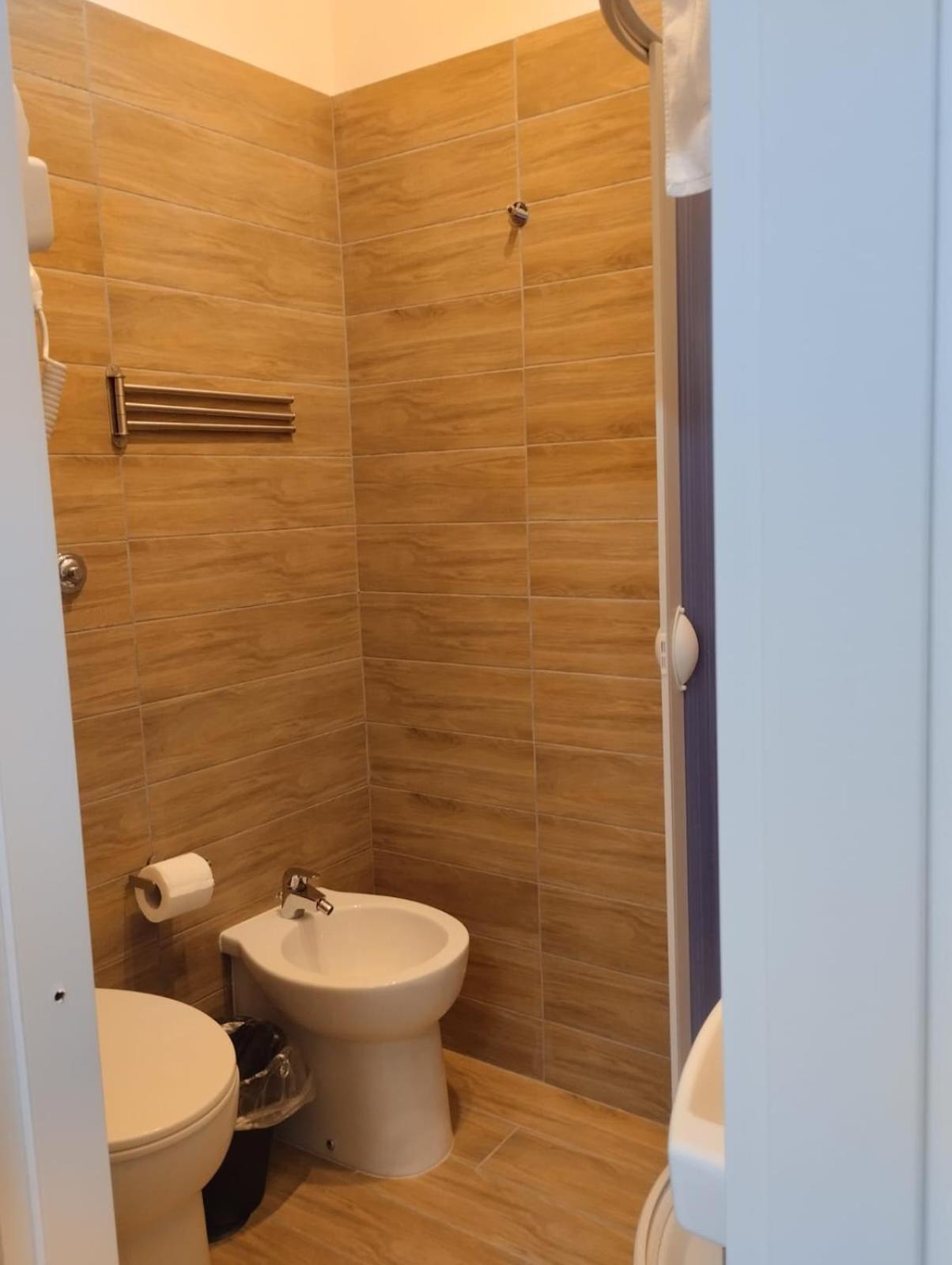 Residence E Appartamenti Cavallerizza 那不勒斯 外观 照片