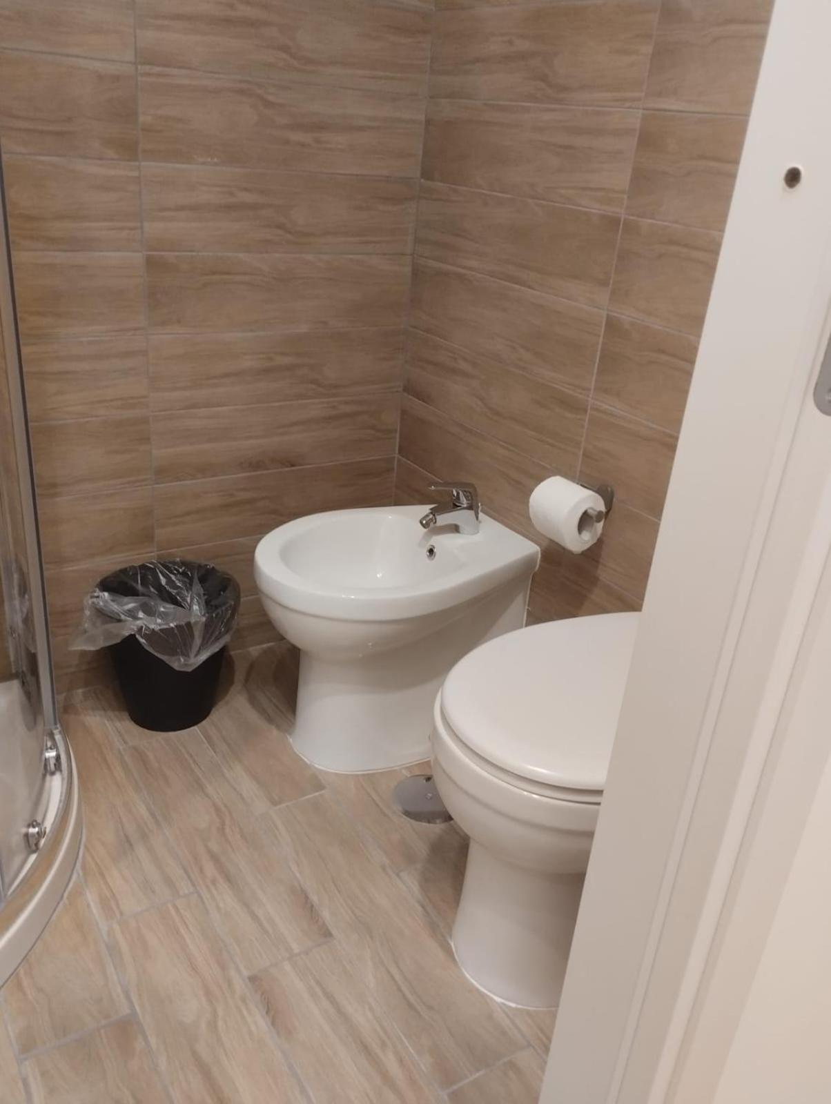 Residence E Appartamenti Cavallerizza 那不勒斯 外观 照片