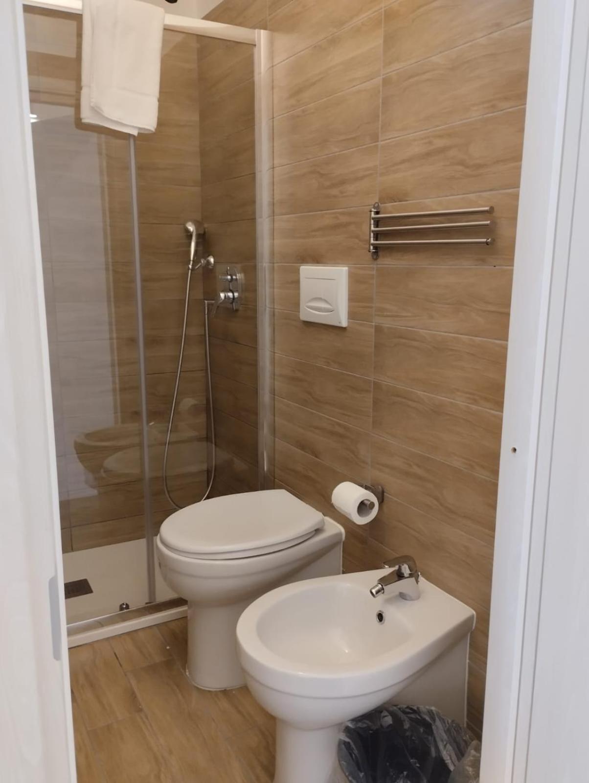 Residence E Appartamenti Cavallerizza 那不勒斯 外观 照片