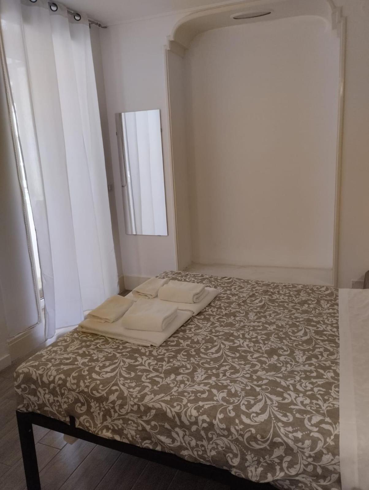 Residence E Appartamenti Cavallerizza 那不勒斯 外观 照片
