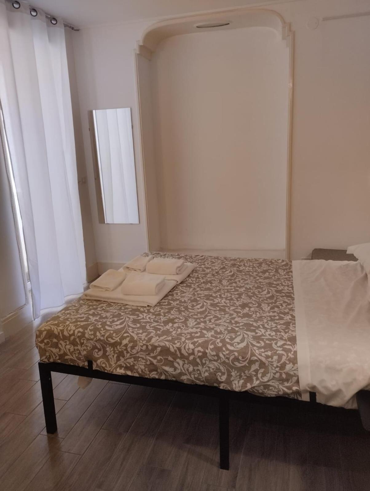 Residence E Appartamenti Cavallerizza 那不勒斯 外观 照片